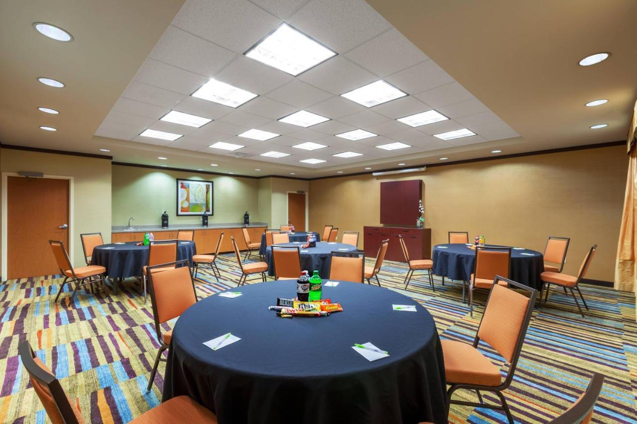 Fairfield Inn & Suites By Marriott Rogers Exterior photo