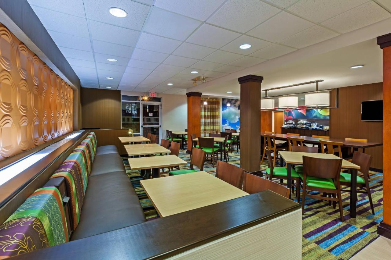 Fairfield Inn & Suites By Marriott Rogers Exterior photo