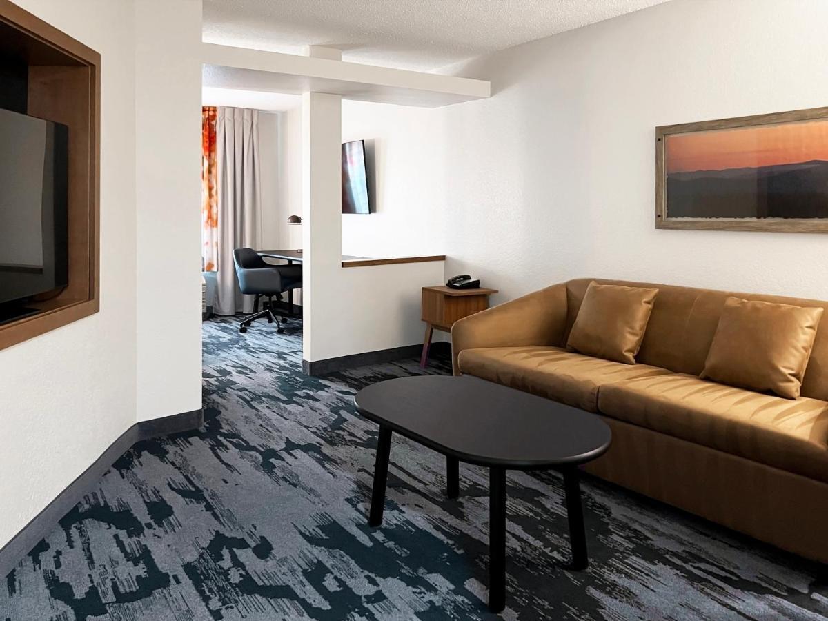 Fairfield Inn & Suites By Marriott Rogers Exterior photo