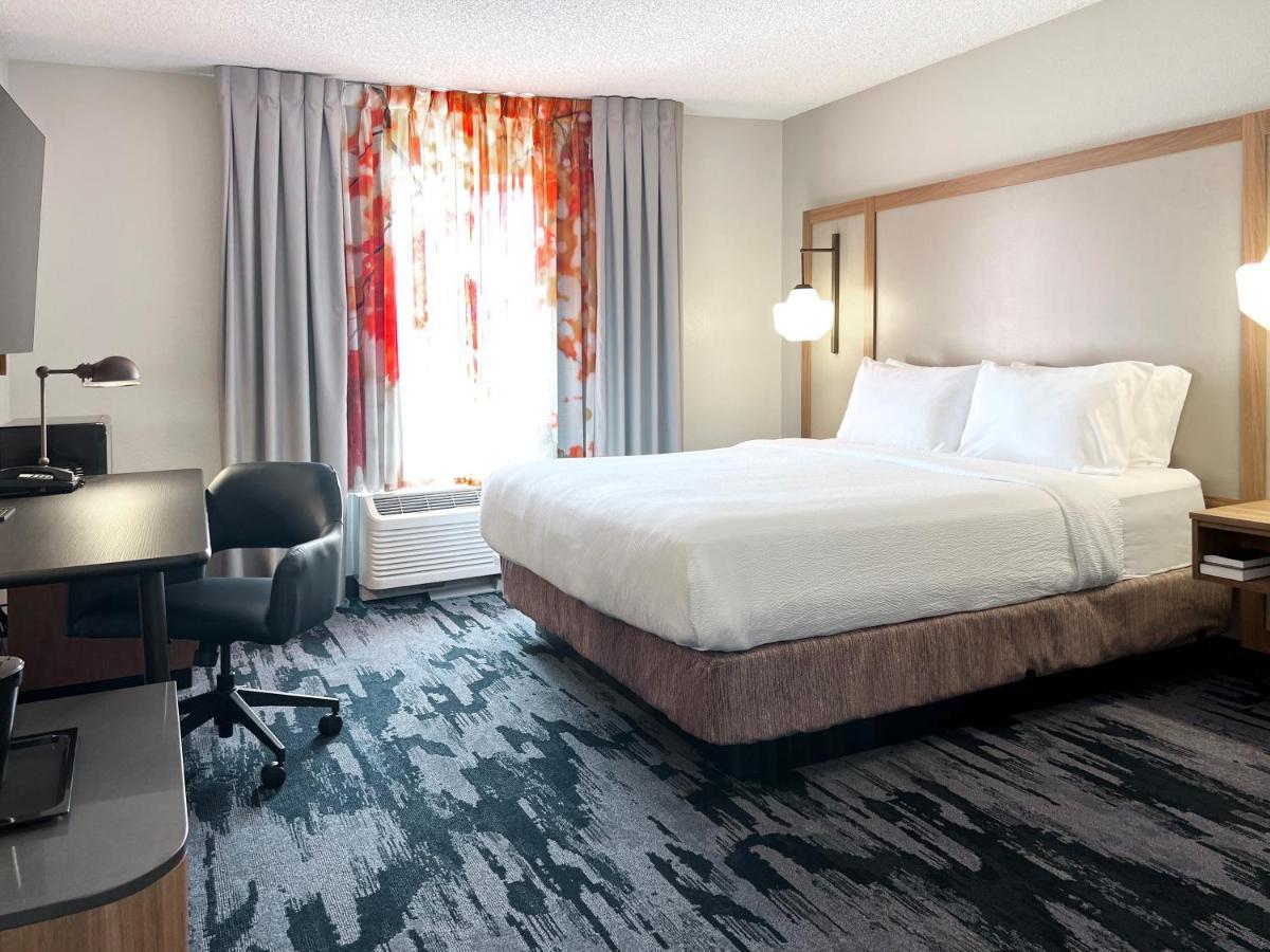Fairfield Inn & Suites By Marriott Rogers Exterior photo