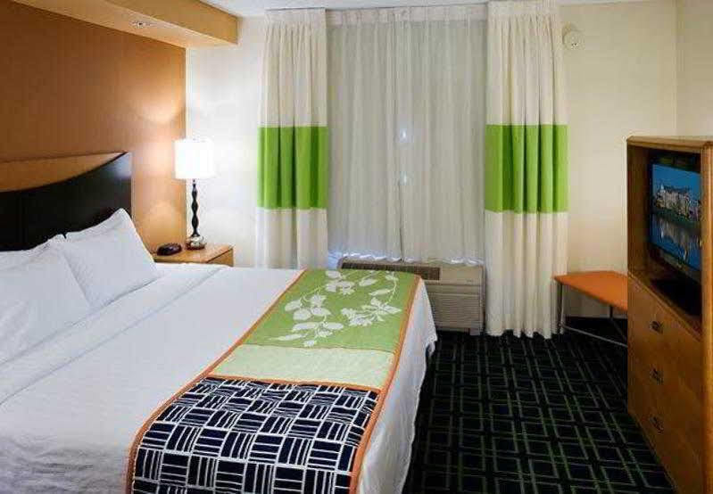 Fairfield Inn & Suites By Marriott Rogers Exterior photo
