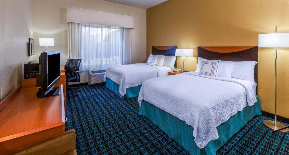 Fairfield Inn & Suites By Marriott Rogers Exterior photo